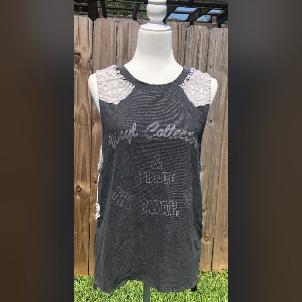 We The Free Bullseye Tank - Picture 3 of 8